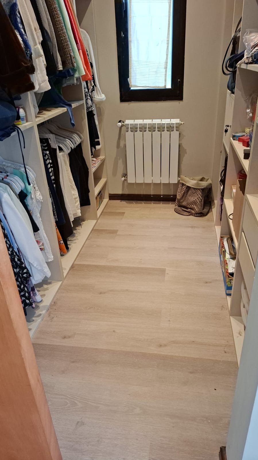 Instalación de piso flotante en Villa General Belgrano