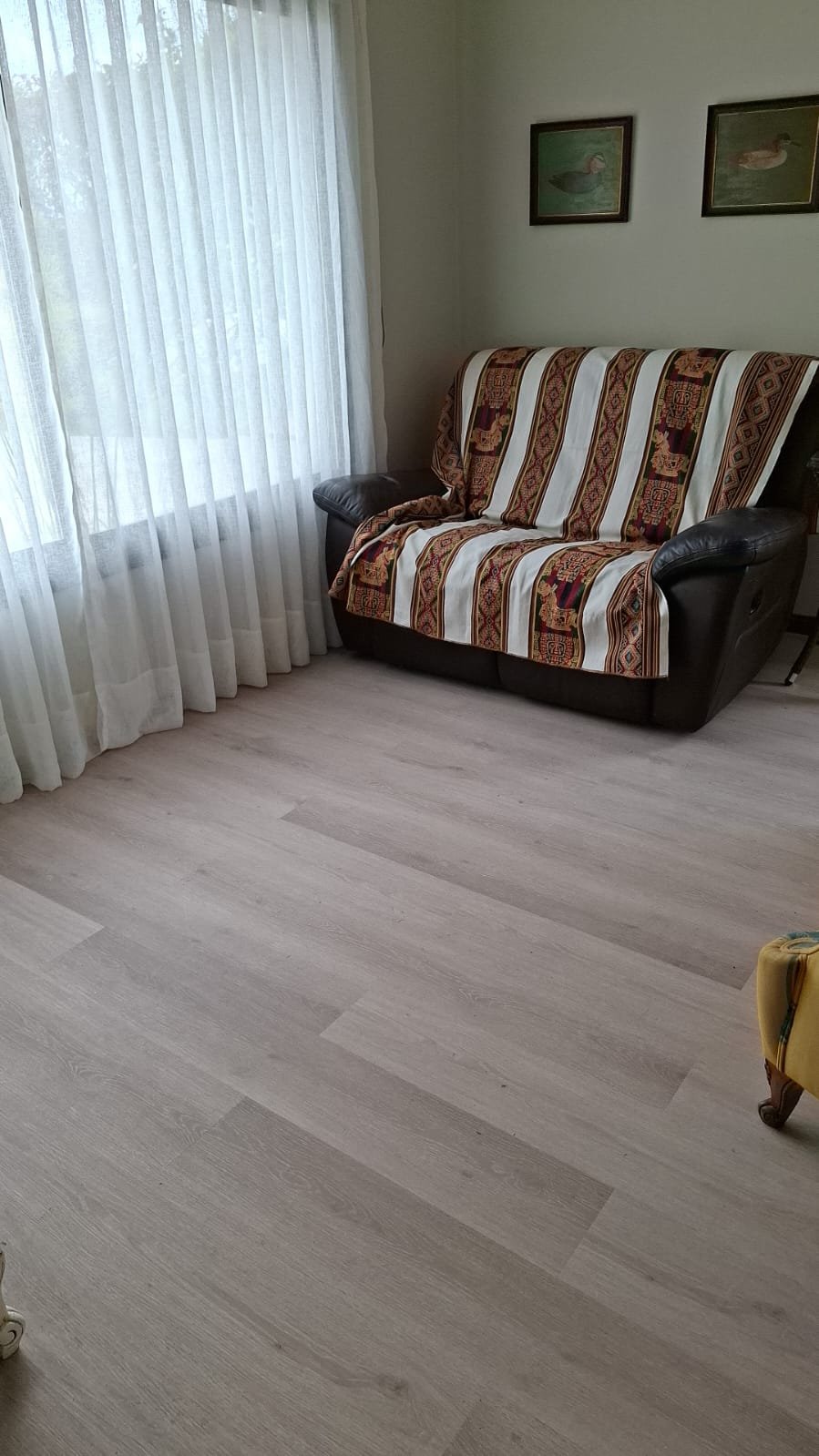 Instalación de piso vinílico en Villa General Belgrano