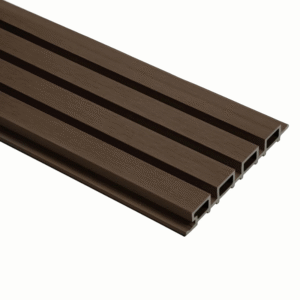 Wall Panel exterior fabricado en composite de fibras de madera con protección HDPE para fachadas modernas.
